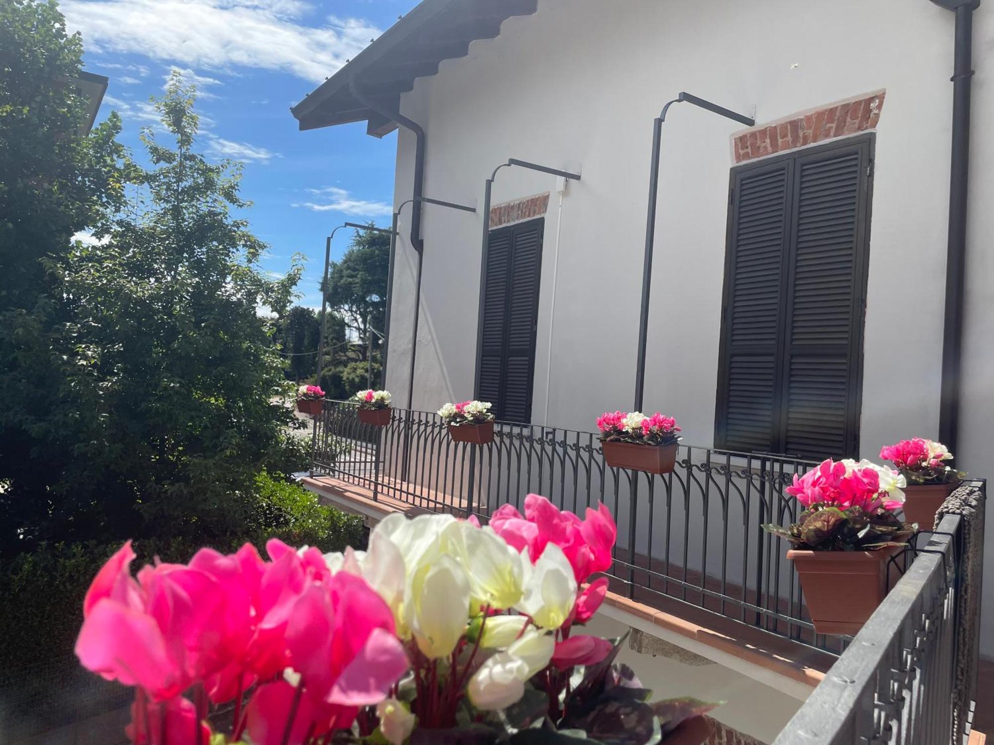 Villa Simona Malpensa Gallarate Bagian luar foto