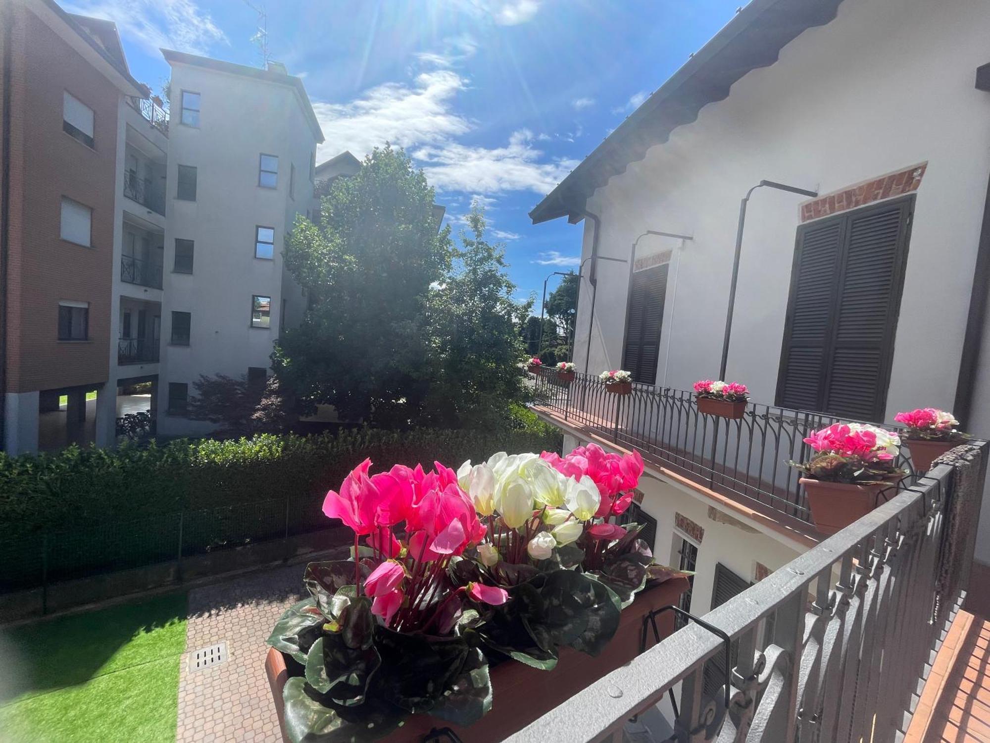 Villa Simona Malpensa Gallarate Bagian luar foto