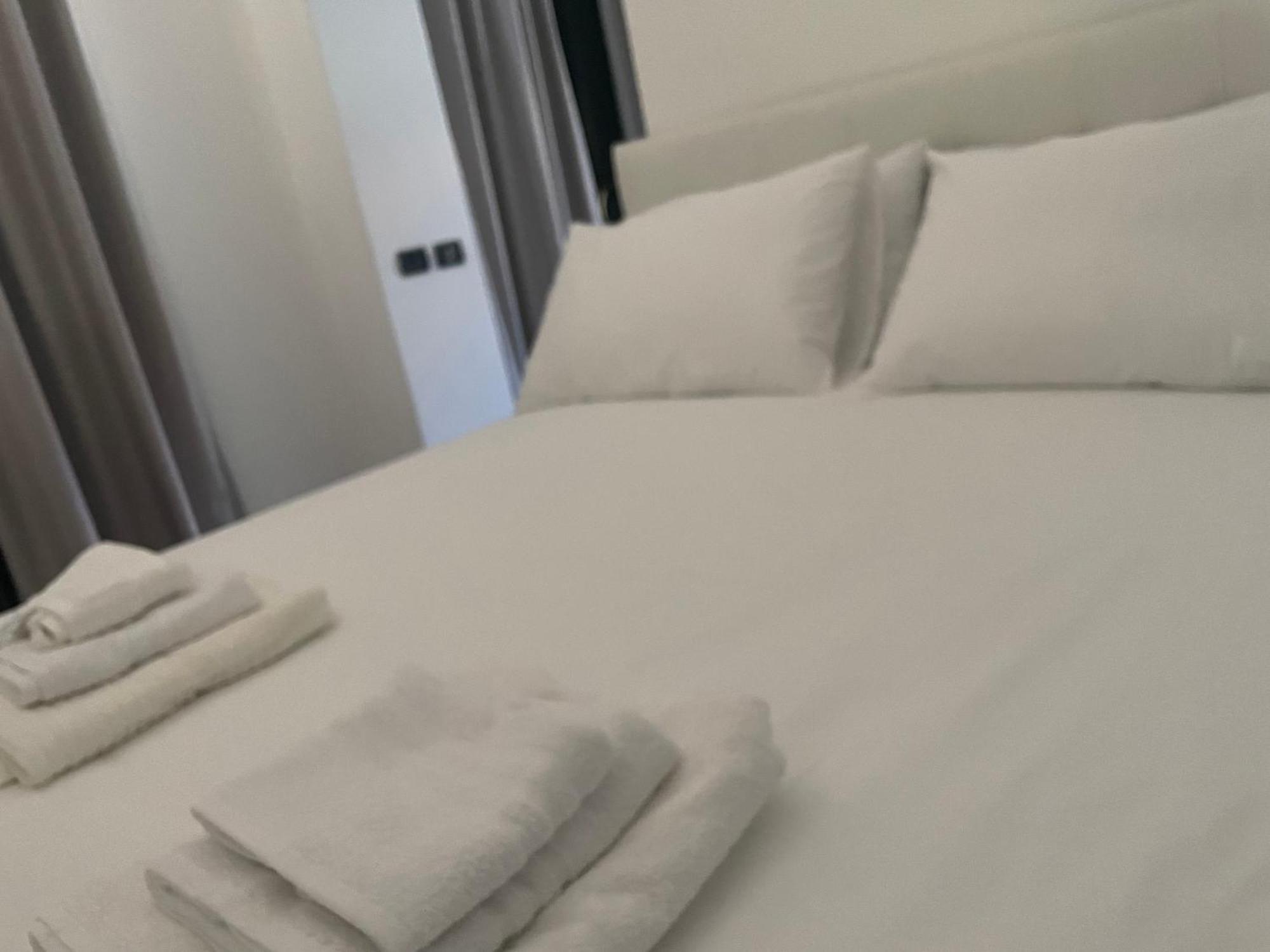 Villa Simona Malpensa Gallarate Bagian luar foto