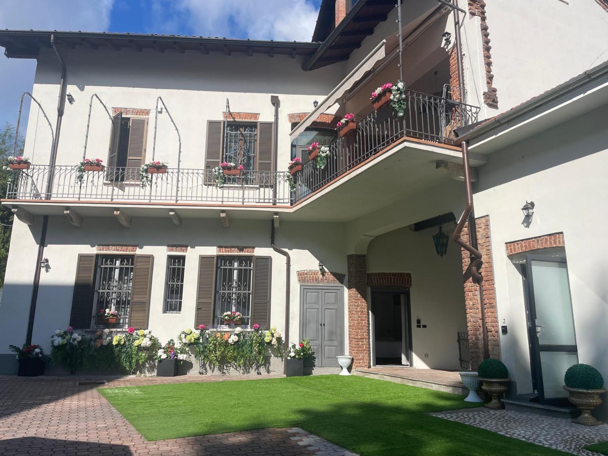Villa Simona Malpensa Gallarate Bagian luar foto