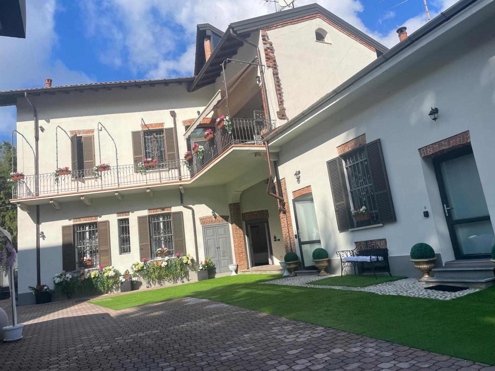 Villa Simona Malpensa Gallarate Bagian luar foto
